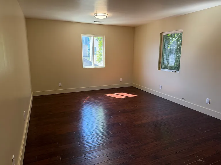 11619 1/2 Burbank Blvd #11619-1/2 — Photo 3