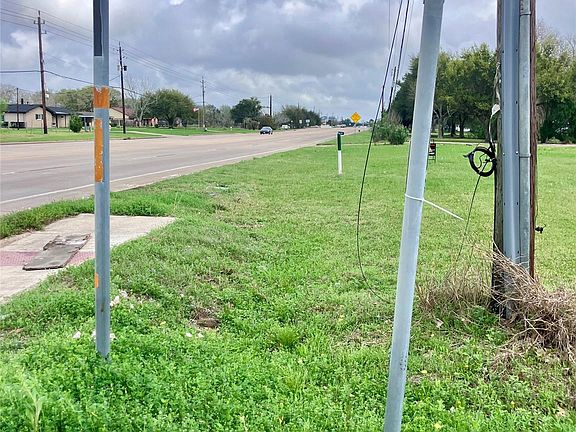 2nd image of 11111 Fm 1764 Rd