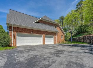 5445 Woodchuck Ln, Roanoke, VA 24018