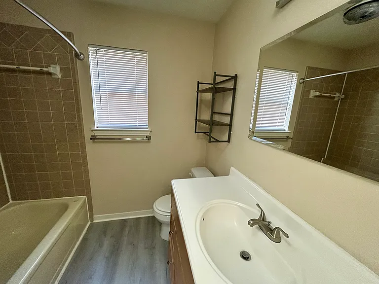 2606 N Ws Young Dr — Photo 7
