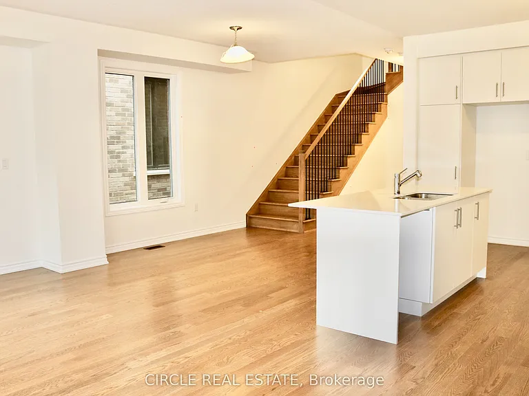 59 Phoenix Blvd — Photo 8