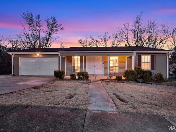 6995 Candlewick Way, Florissant, MO 63033