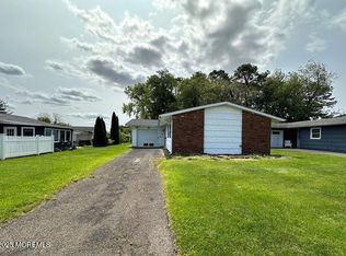 10 Arnold St, Brick, NJ 08724