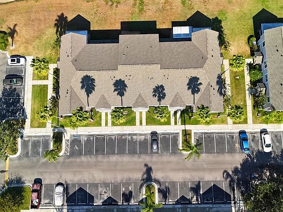 2nd image of 417 Kensington Lake Cir
