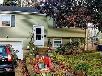 8 Harvard St, Newport, RI, 02840