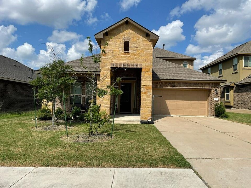 1st image of 2433 Lyla Ln