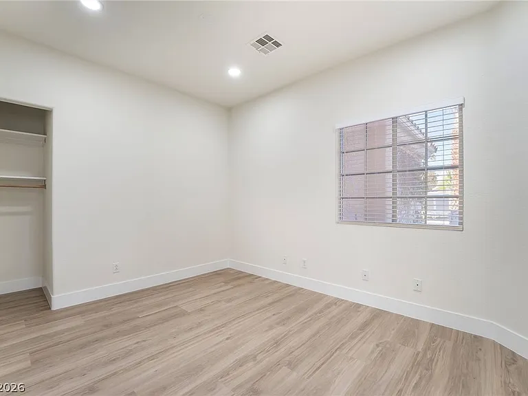 9205 Desert Village Ave — Photo 33