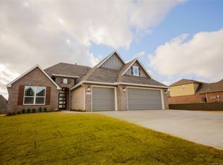 1515 E New Orleans Pl, Broken Arrow, OK 74011
