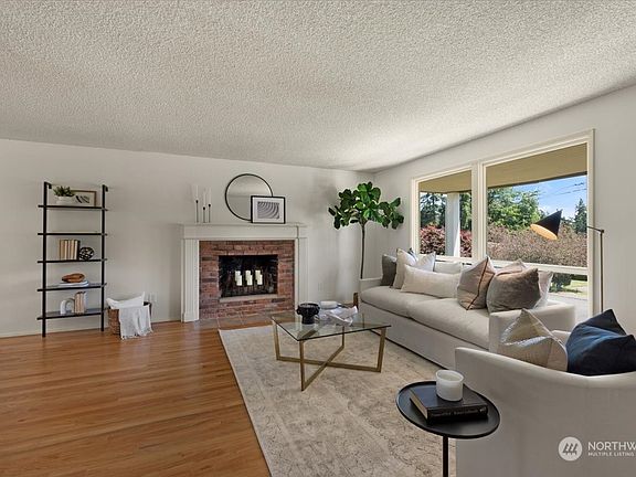 2nd image of 1221 170th Avenue NE