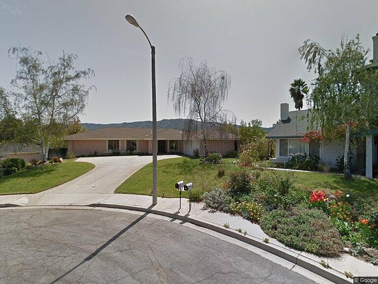 Welcome to 425 Stuart Court