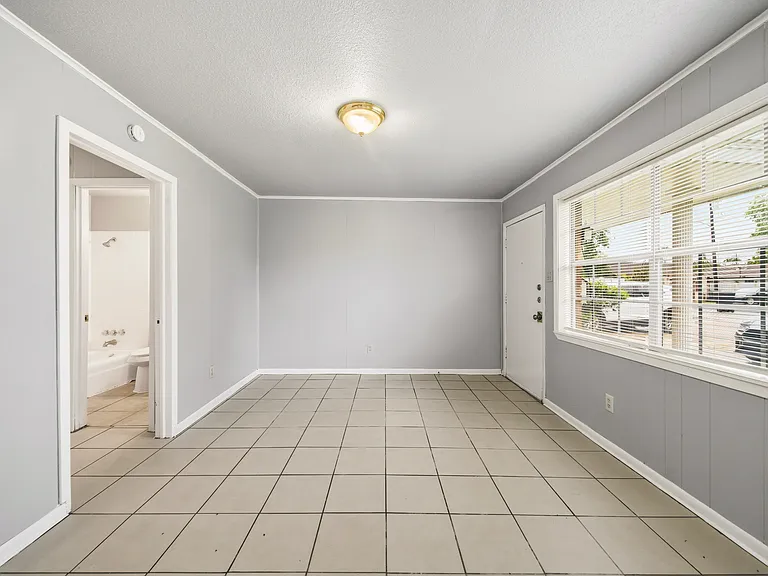 6116 1/2 Octavia St — Photo 13