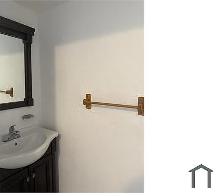 2 bed, 900 sqft, $2,496 — Photo 2
