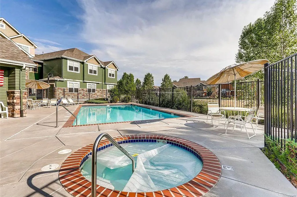 1 bed, 944 sqft, $1,895 — Photo 3