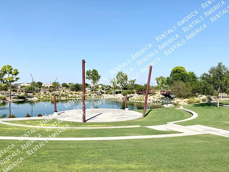 3380 N Camden Dr — Photo 53