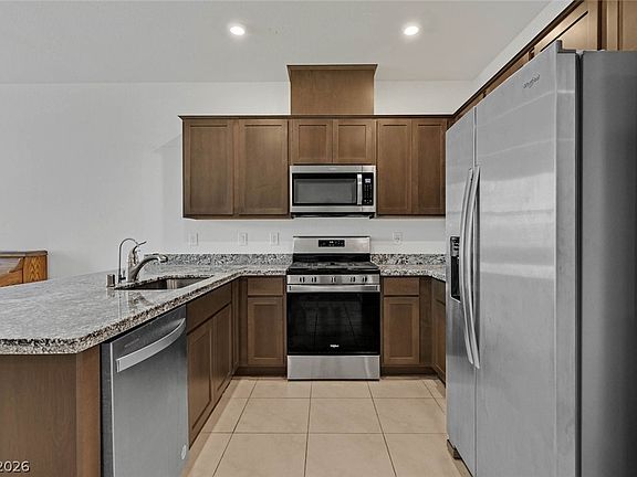 4th image of 528 Ylang Pl