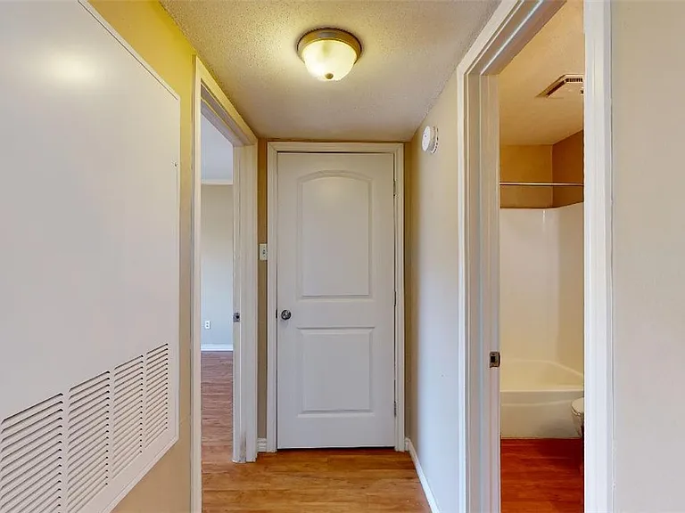 904 University Oaks Blvd #1 — Photo 8