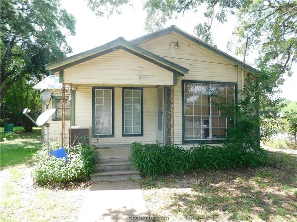 1313 Rollins Ave, Bryan, TX 77803