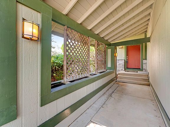 4th image of 1049 S Ely Boulevard S
