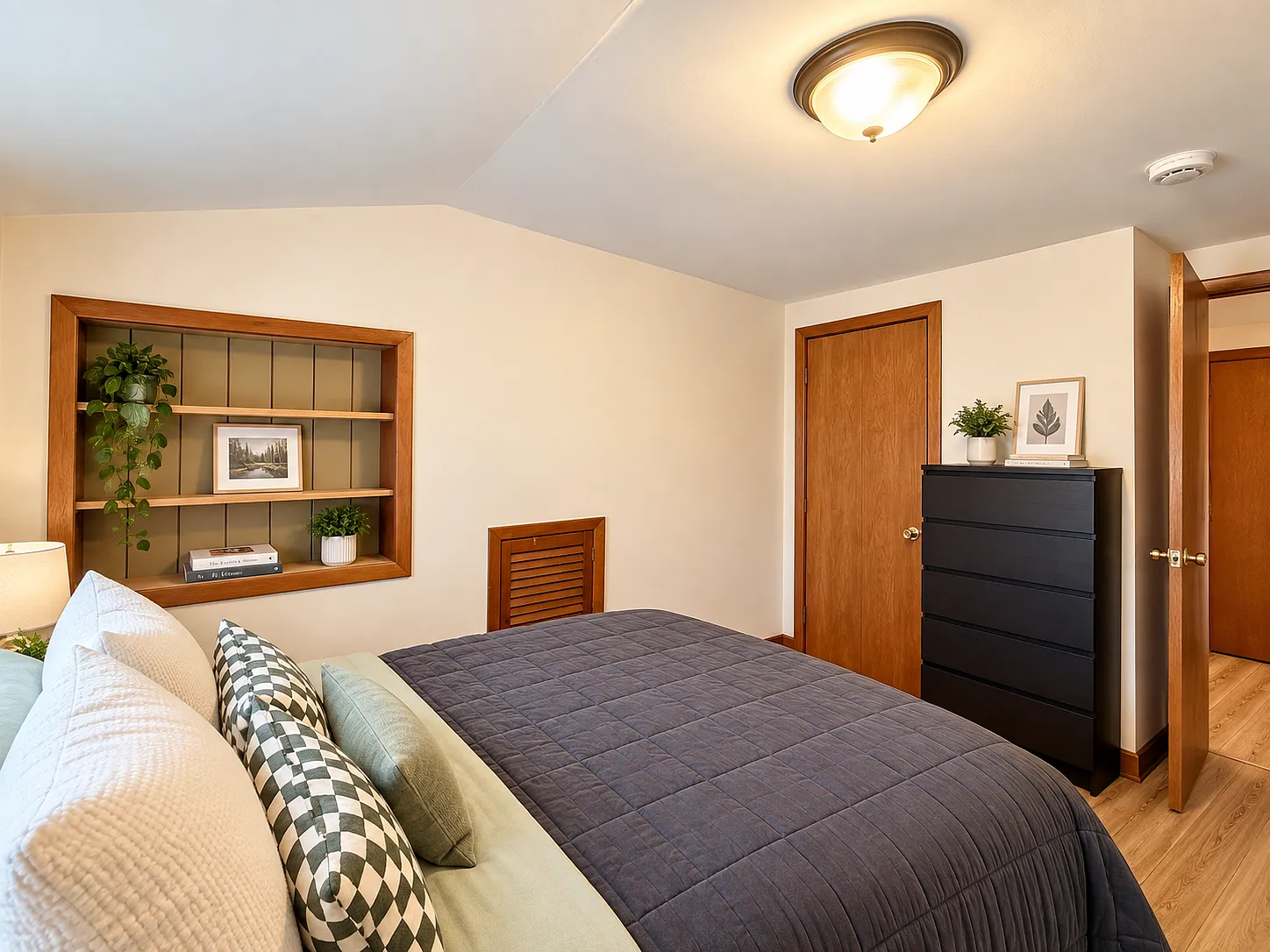 2 bed, $2,000 — Photo 2