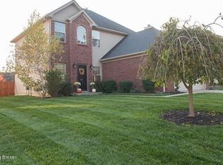 9020 Black Powder Ln, Louisville, KY 40228