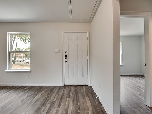 3rd image of 332 Coyol St