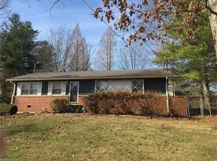 9 White Oak Rd, Arden, NC 28704