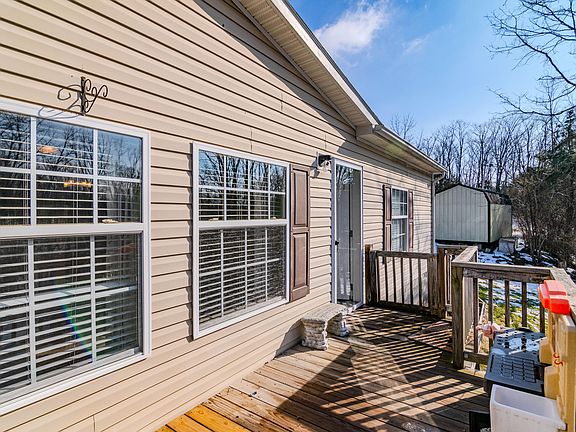 3rd image of 126 Brooks Ln