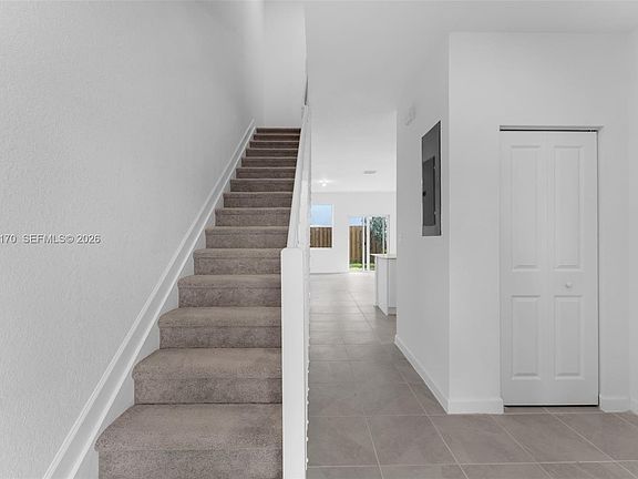 4th image of 191 SE 11th Ave #0