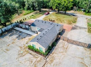 25102 W 43rd St, Shawnee, KS 66226