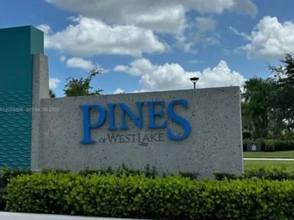 13680 Spruce Pine Dr, Loxahatchee, FL 33470
