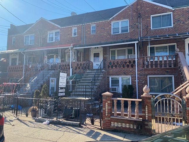 2nd image of 1030 E 95th St