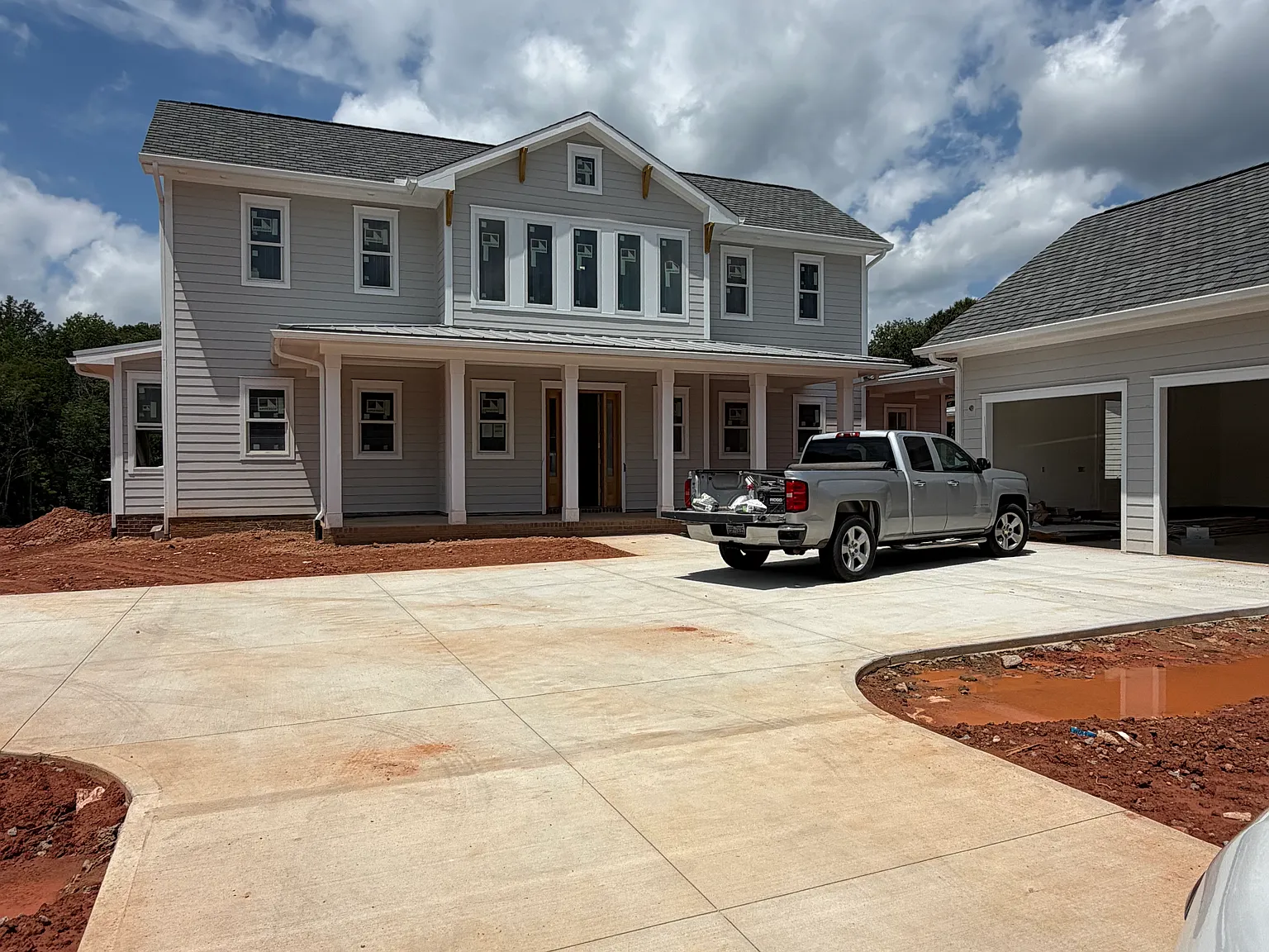3 bed, 4.5 bath, 3543 sqft, $8,000 — Photo 1
