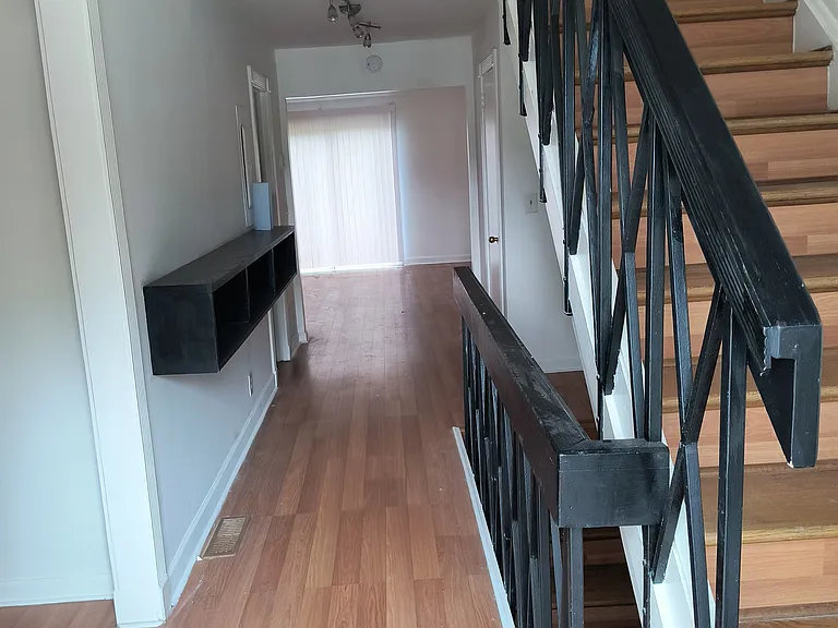 415 Raintree Pl — Photo 5