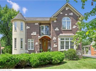 120 Indian Dr, Clarendon Hills, IL