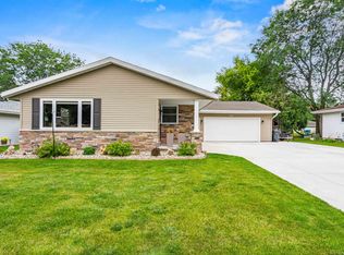307 Amsterdam Ct, Kimberly, WI 54136
