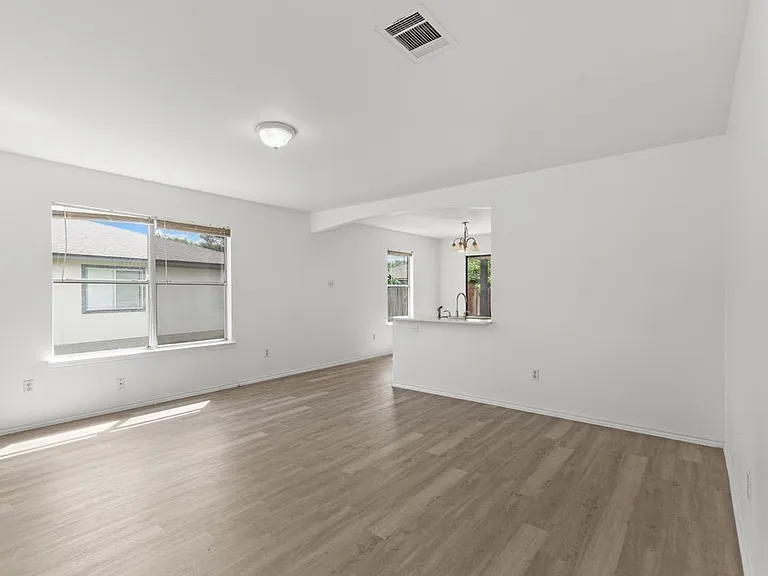112 James Lin Cir — Photo 6