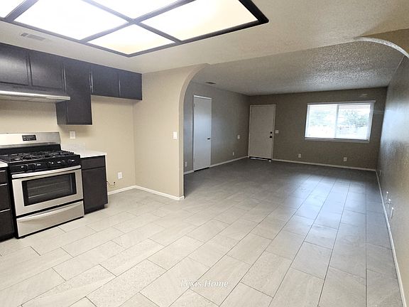 3rd image of 16043 Green Hill Dr #1