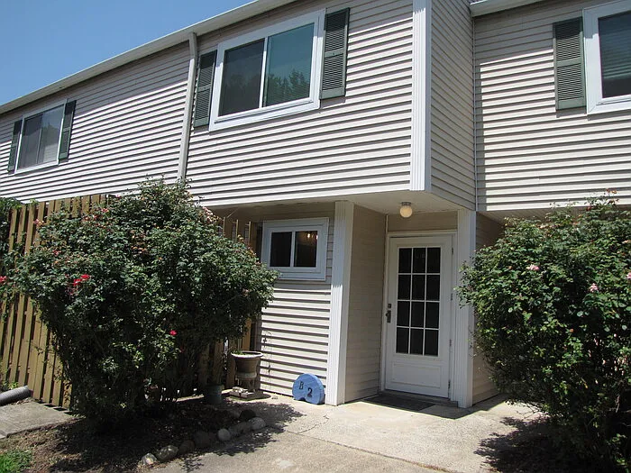 220 Elizabeth St #B2