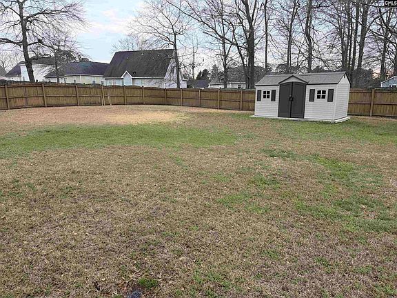 3rd image of 120 Lee Ridge Dr