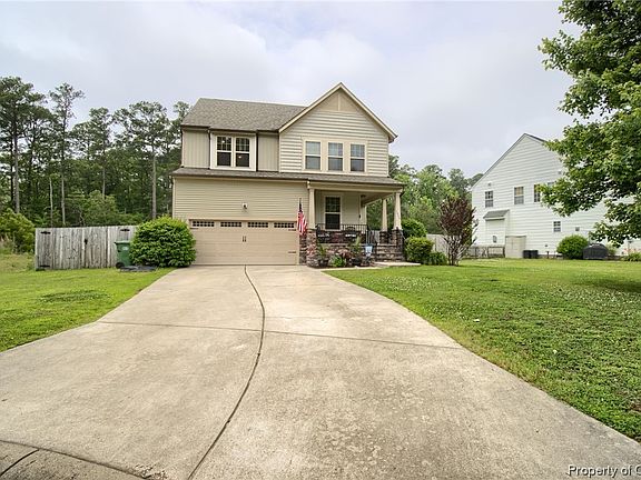 3rd image of 1924 Merrick Dr