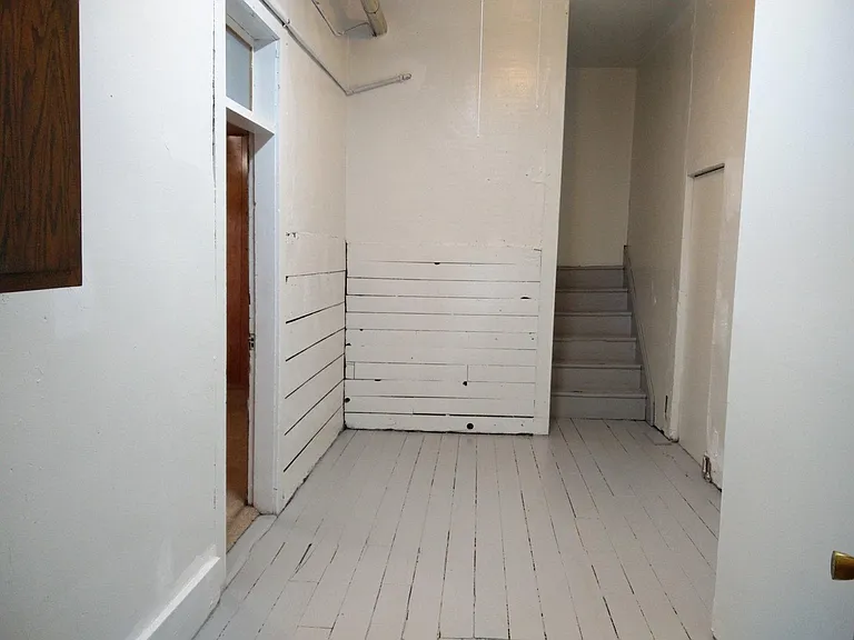 107 2nd St E #1/2 — Photo 16