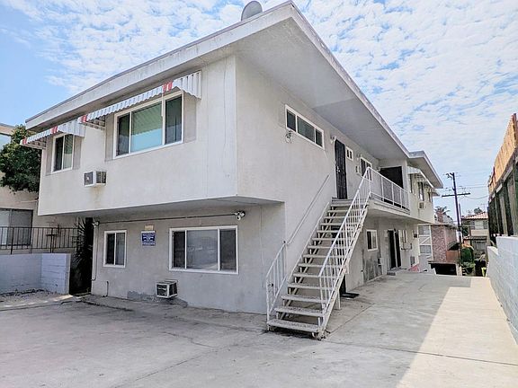 3rd image of 543 Evergreen St