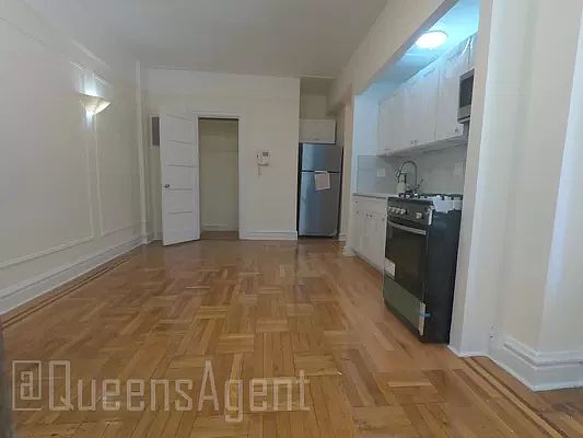 1st image of 6015 Woodside Ave APT 2