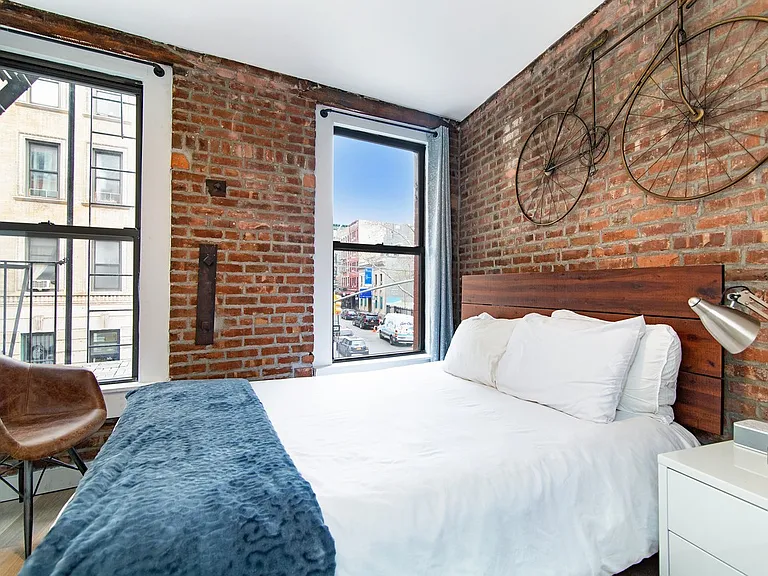 51 Spring St #5 — Photo 1