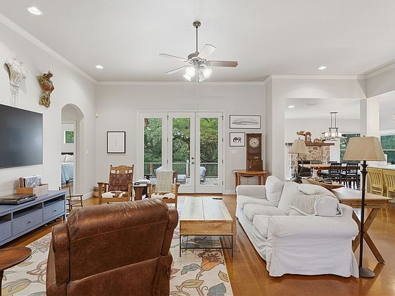 5th image of 808 Elmwood Cv