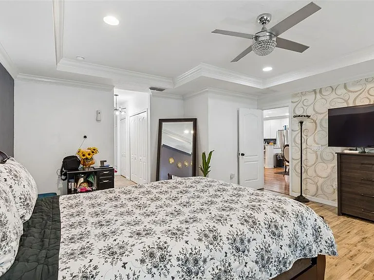 13046 Linden Dr — Photo 10