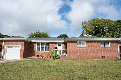625 Kenneth Rd Photo 1