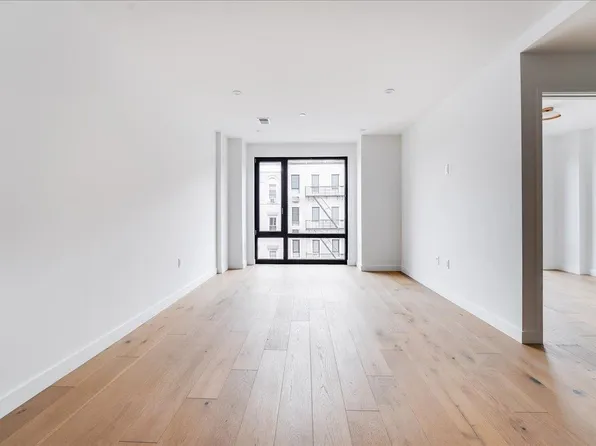 418 Monroe Street image 10 of 36