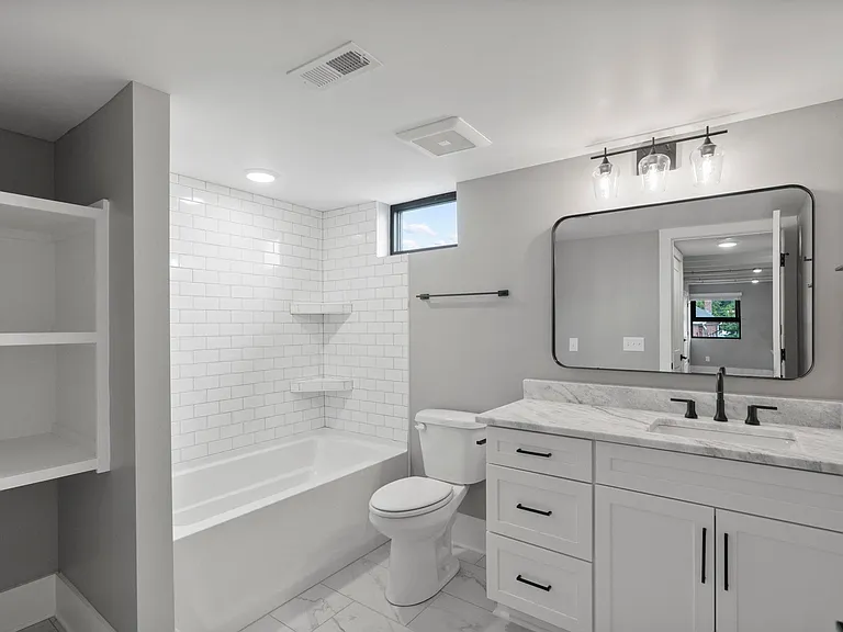 556 N Locust St #111 — Photo 14