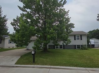 307 E Lamphere Dr, Blue Grass, IA 52726